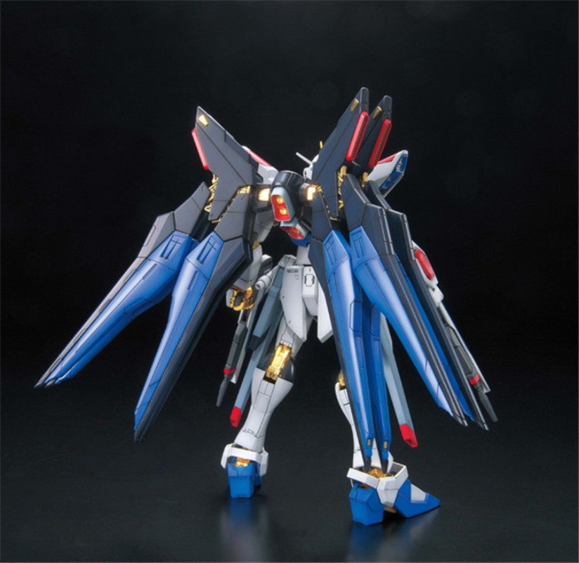 BANDAI MG 1/100 ZGMF-X20A Stri - Gundam Model Mg avis et prix